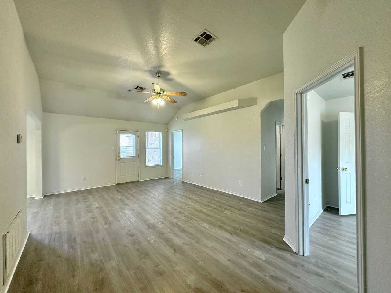2907 Maria Dr - Photo 2 of 29