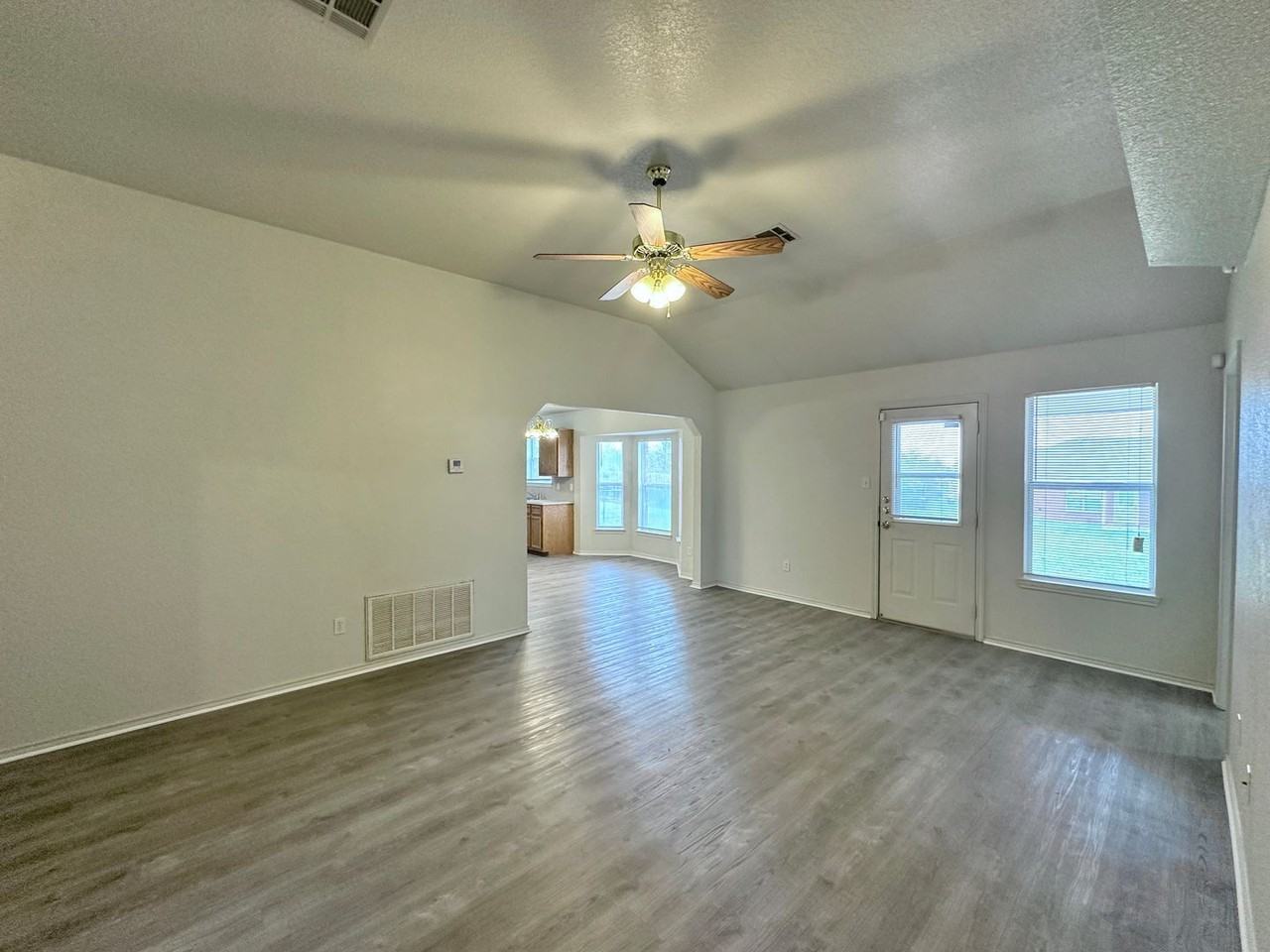 2907 Maria Dr - Photo 3 of 29