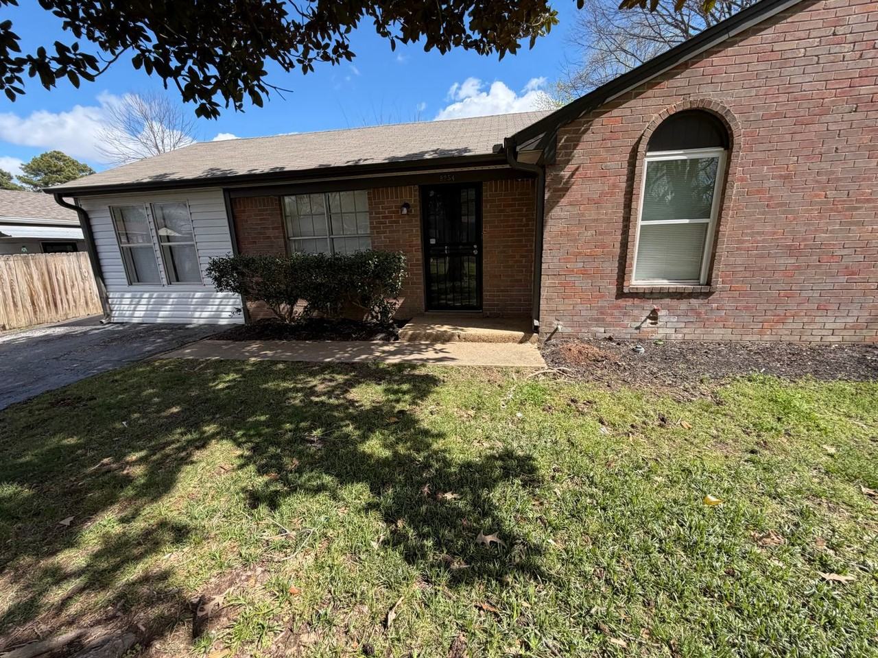 8254 Pinebrook Dr - Photo 3 of 50
