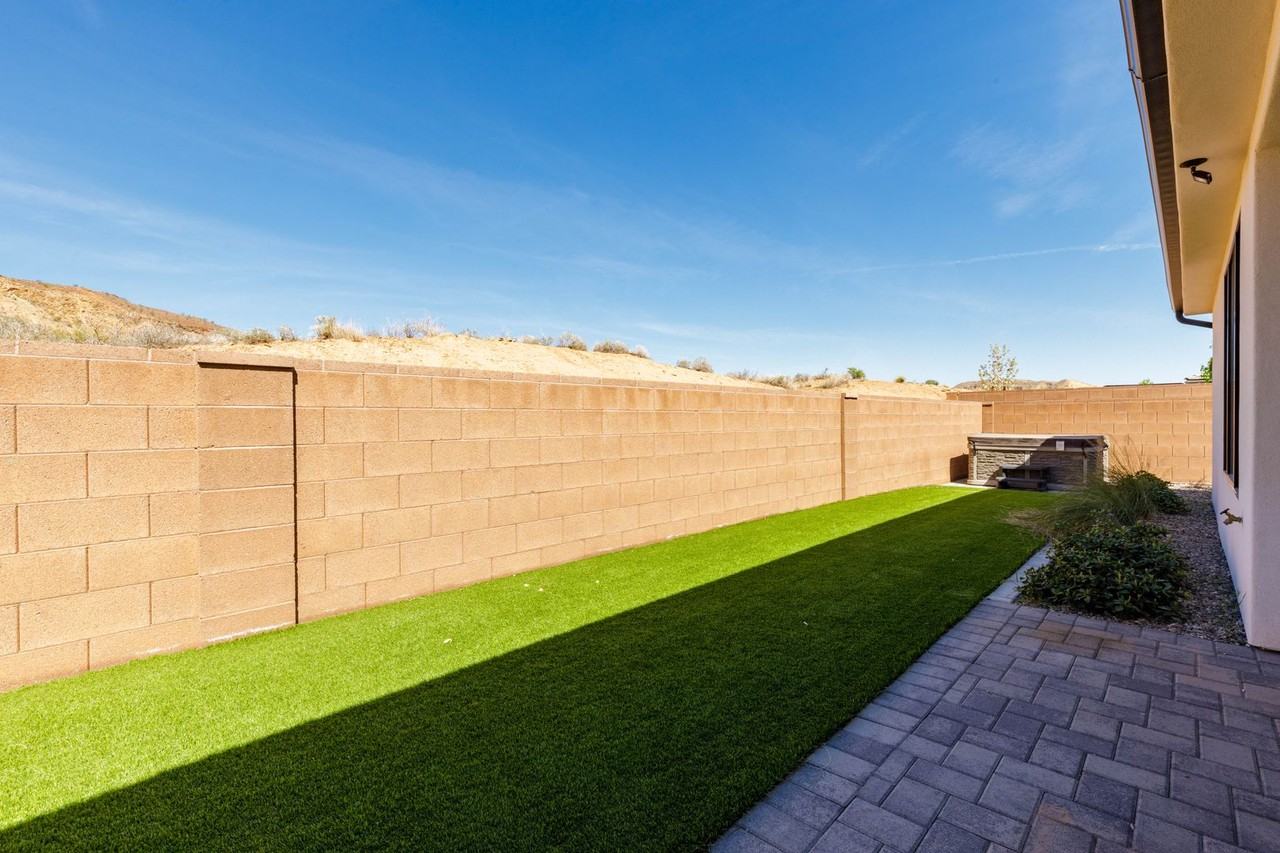 2917 E Rill Dr - Photo 5 of 26