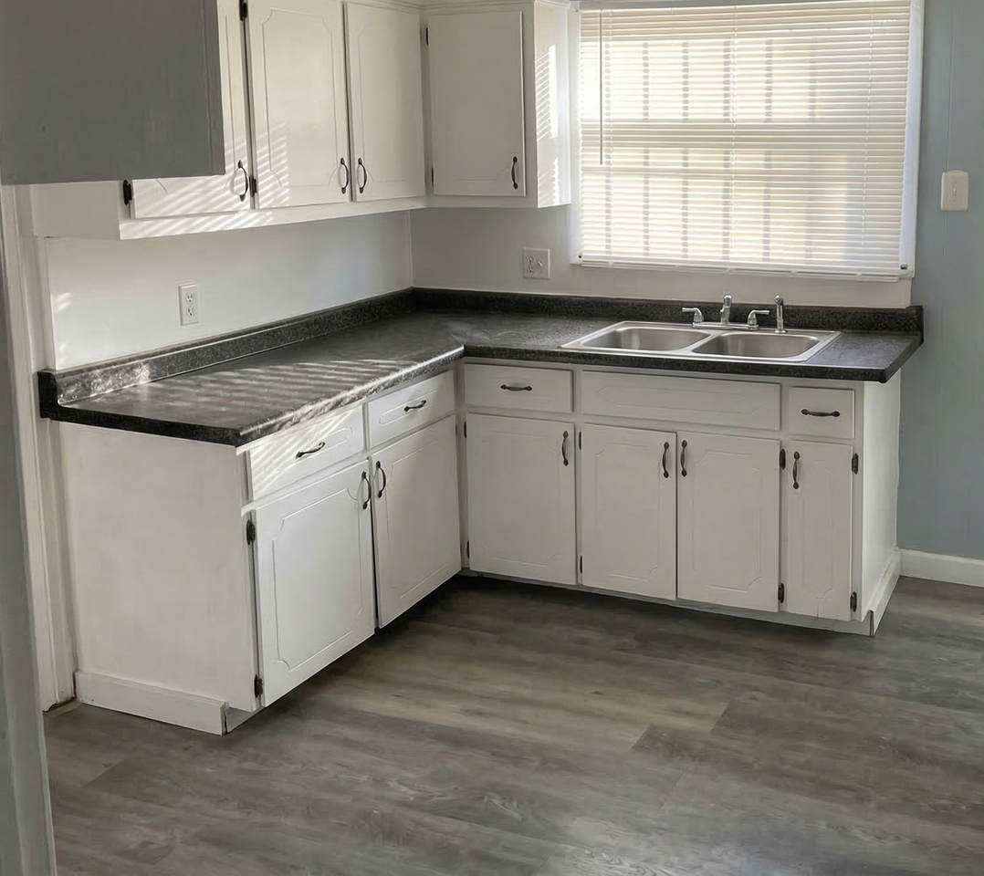 17540 Pinehurst St - Photo 2 of 7