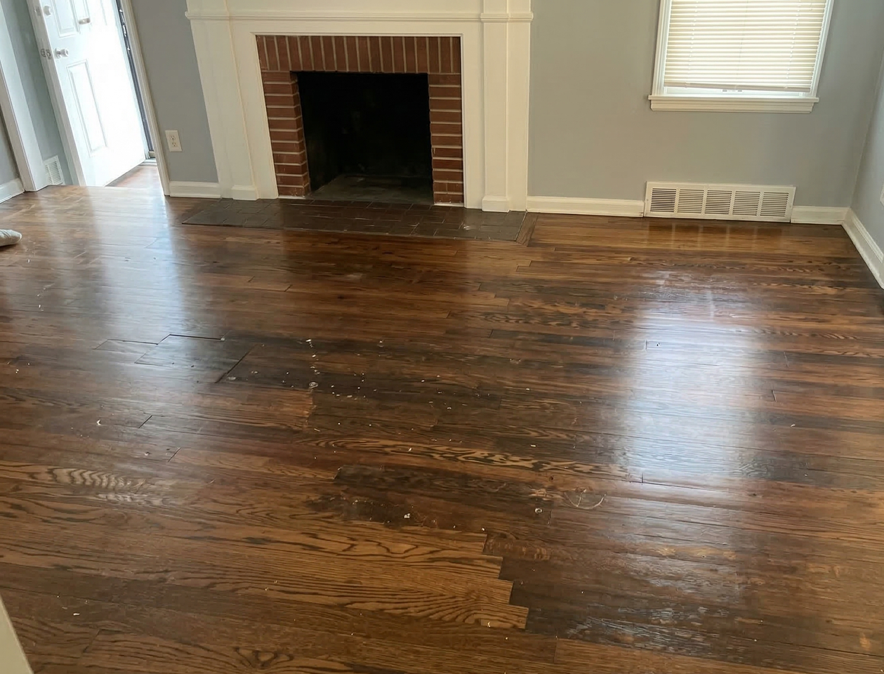 17540 Pinehurst St - Photo 3 of 7