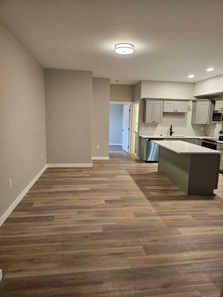 41 W Division St #100 - Photo 7 of 14