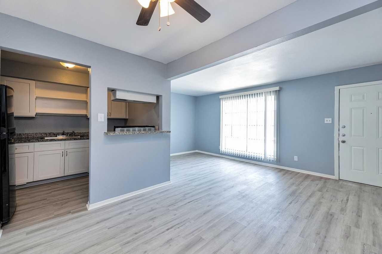 3040 Golfcrest Blvd #11 - Photo 5 of 9