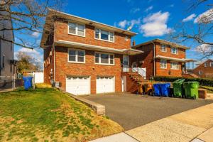 featured image of 906 W Henry St