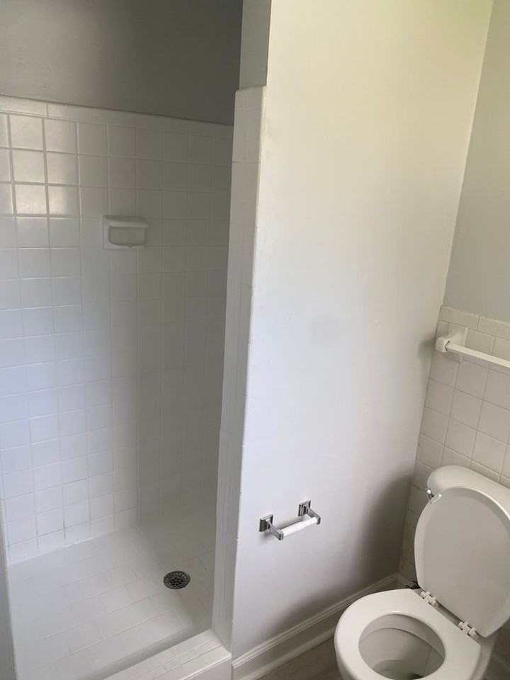 Georgetown Manor LLC - Photo 5 of 13