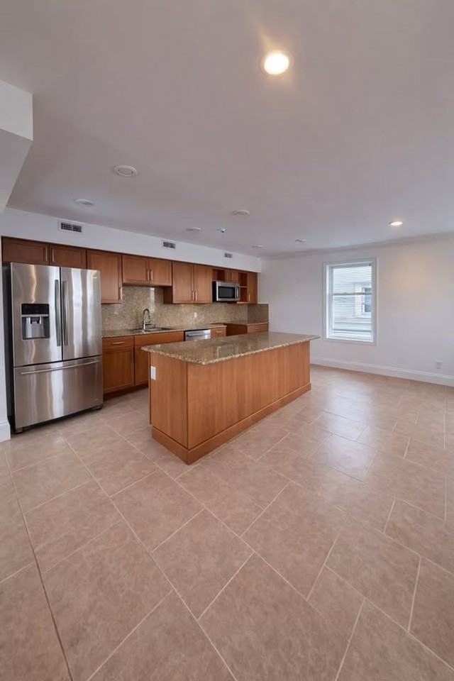 Crescent 375 Investment LLC - Photo 4 of 33