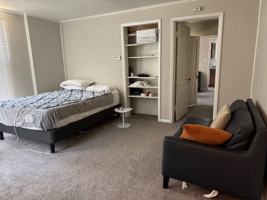 featured image of 408 E Walnut St