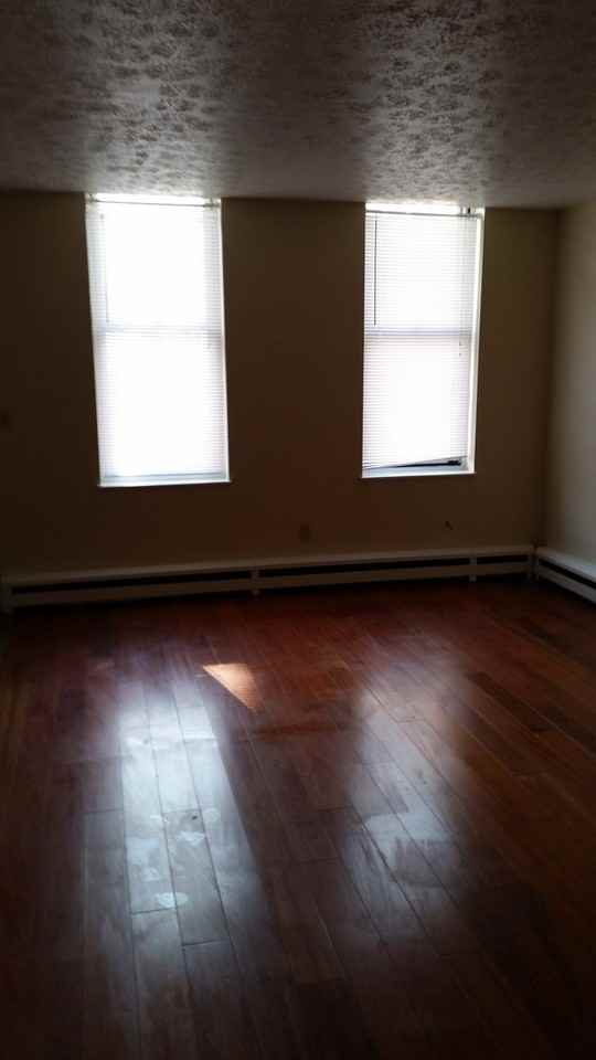 557 Boal St - Photo 2 of 16