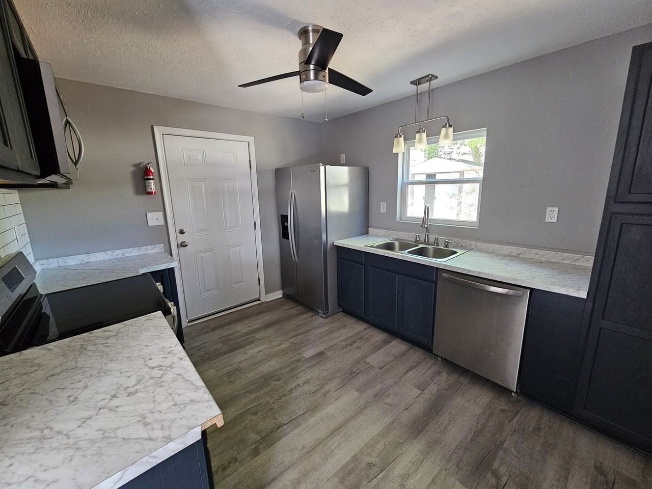 25274 Jefferson Davis Hwy - Photo 2 of 12