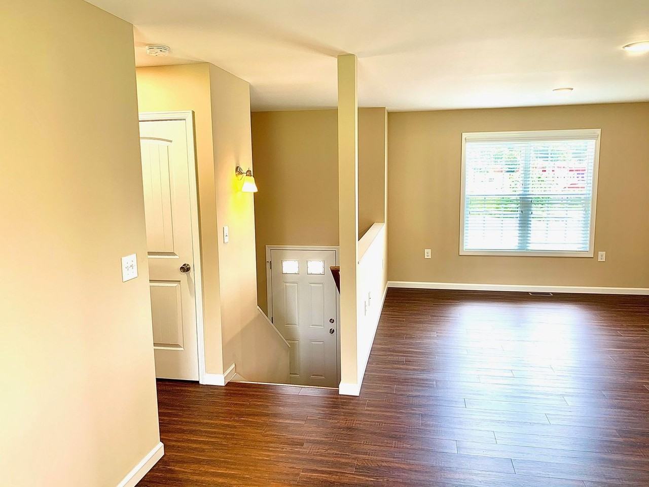 510 Thomas St - Photo 3 of 19