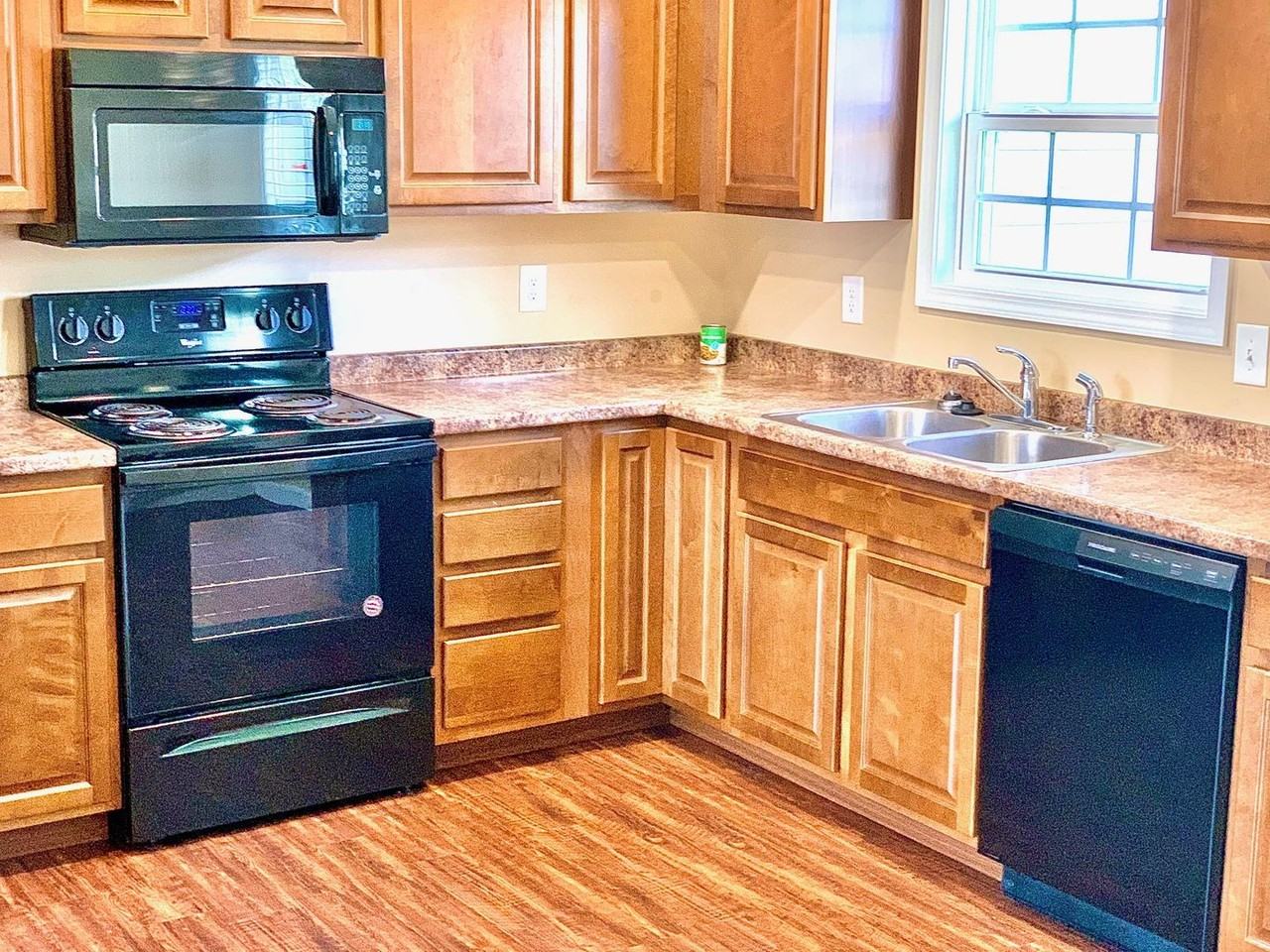 510 Thomas St - Photo 7 of 19