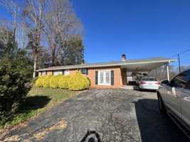 featured image of 831 Siloam Rd