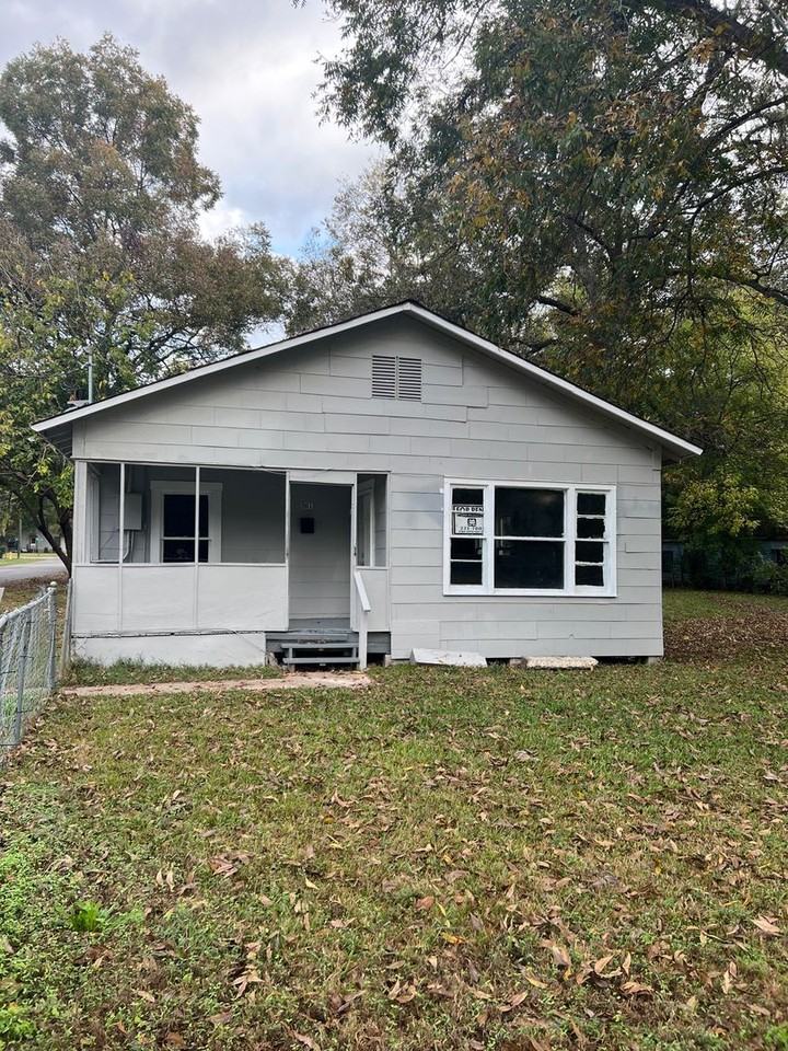 501 Montgomery St - Photo 2 of 19