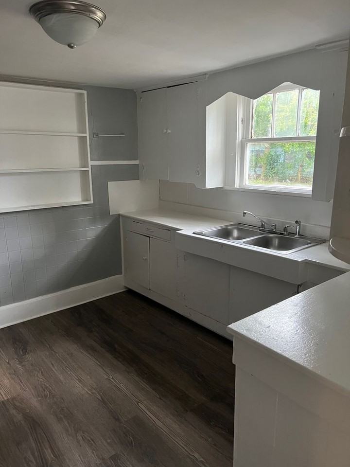 501 Montgomery St - Photo 6 of 19