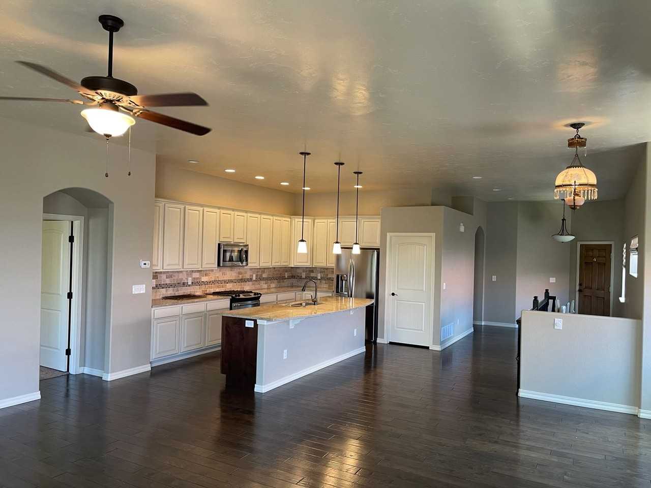 13898 Paradise Villas Grv - Photo 2 of 14