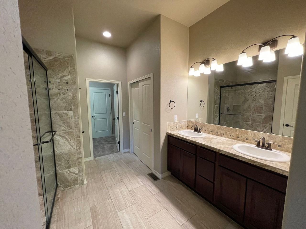 13898 Paradise Villas Grv - Photo 5 of 14