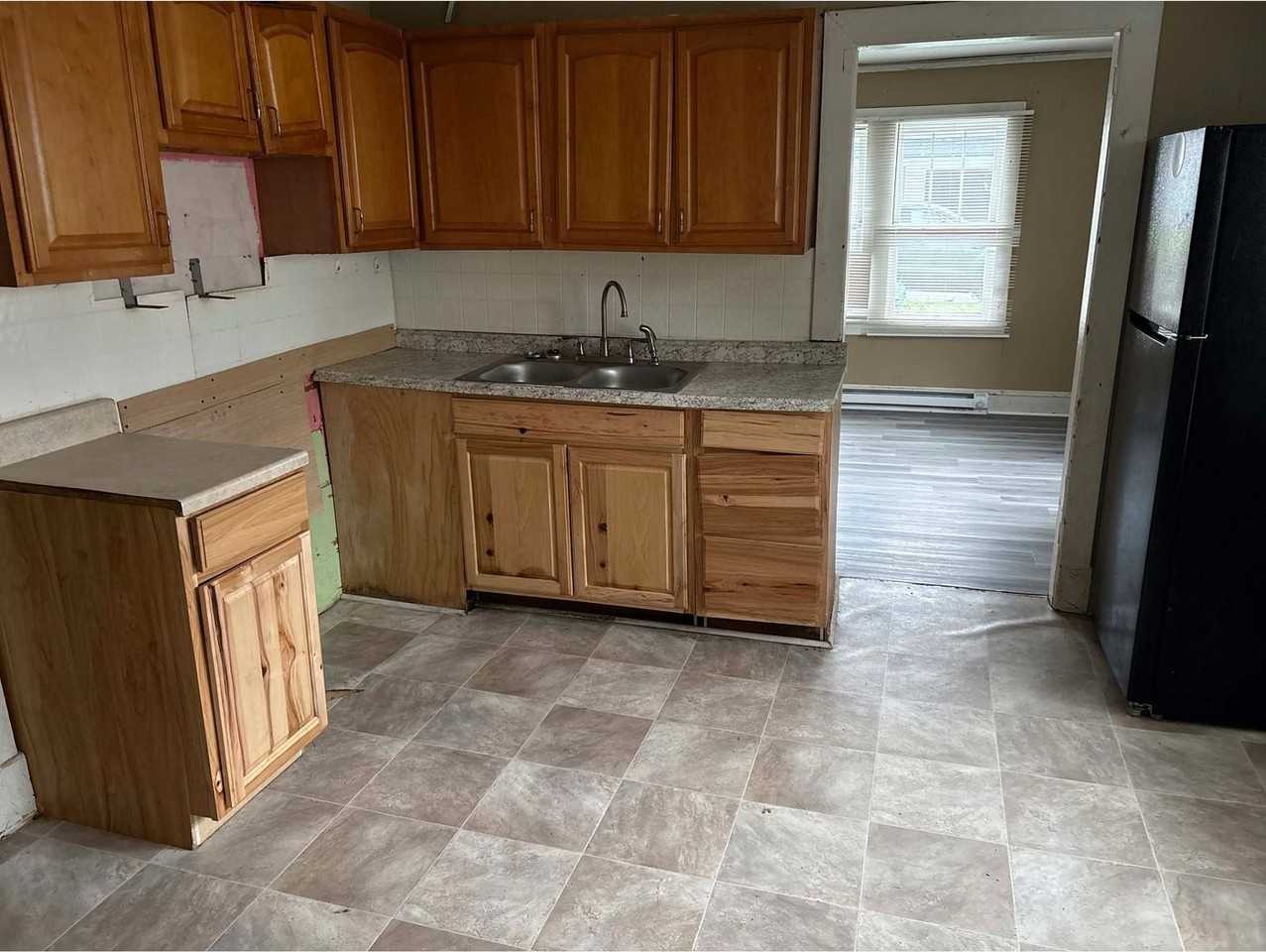 524 Amos St - Photo 4 of 9