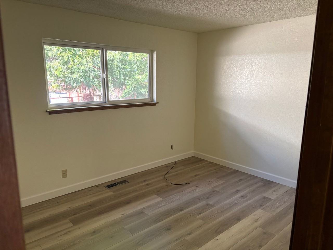 835 Paloma Ave - Photo 5 of 19