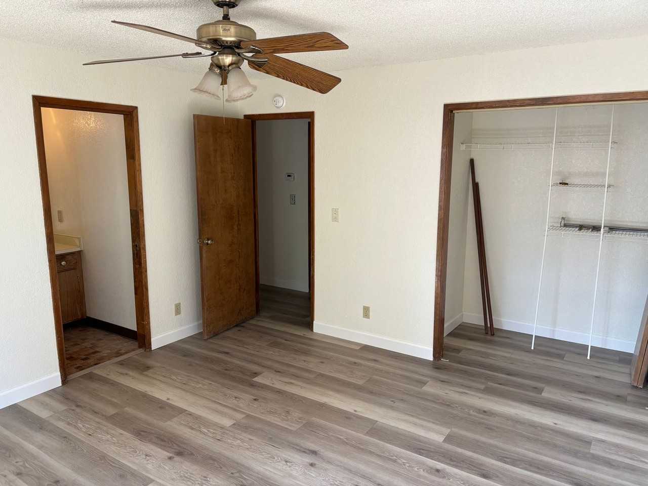 835 Paloma Ave - Photo 6 of 19