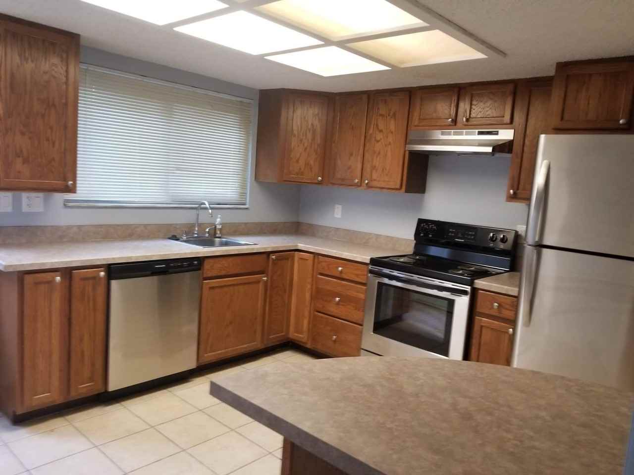 1874 Avenue Q Sw - Photo 2 of 7