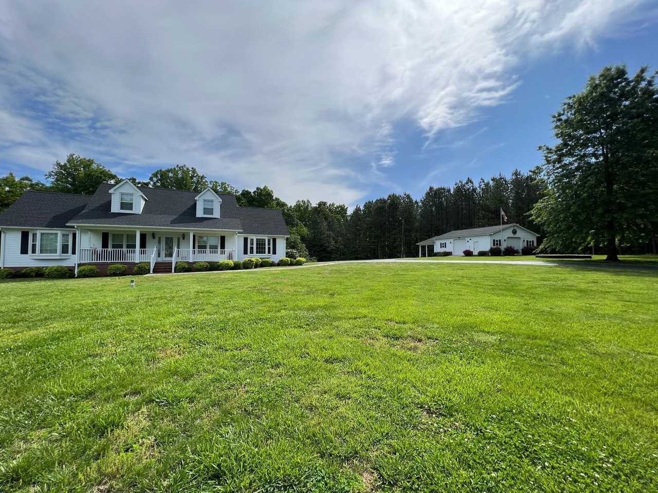 2156 Browns Creek Rd - Photo 3 of 32