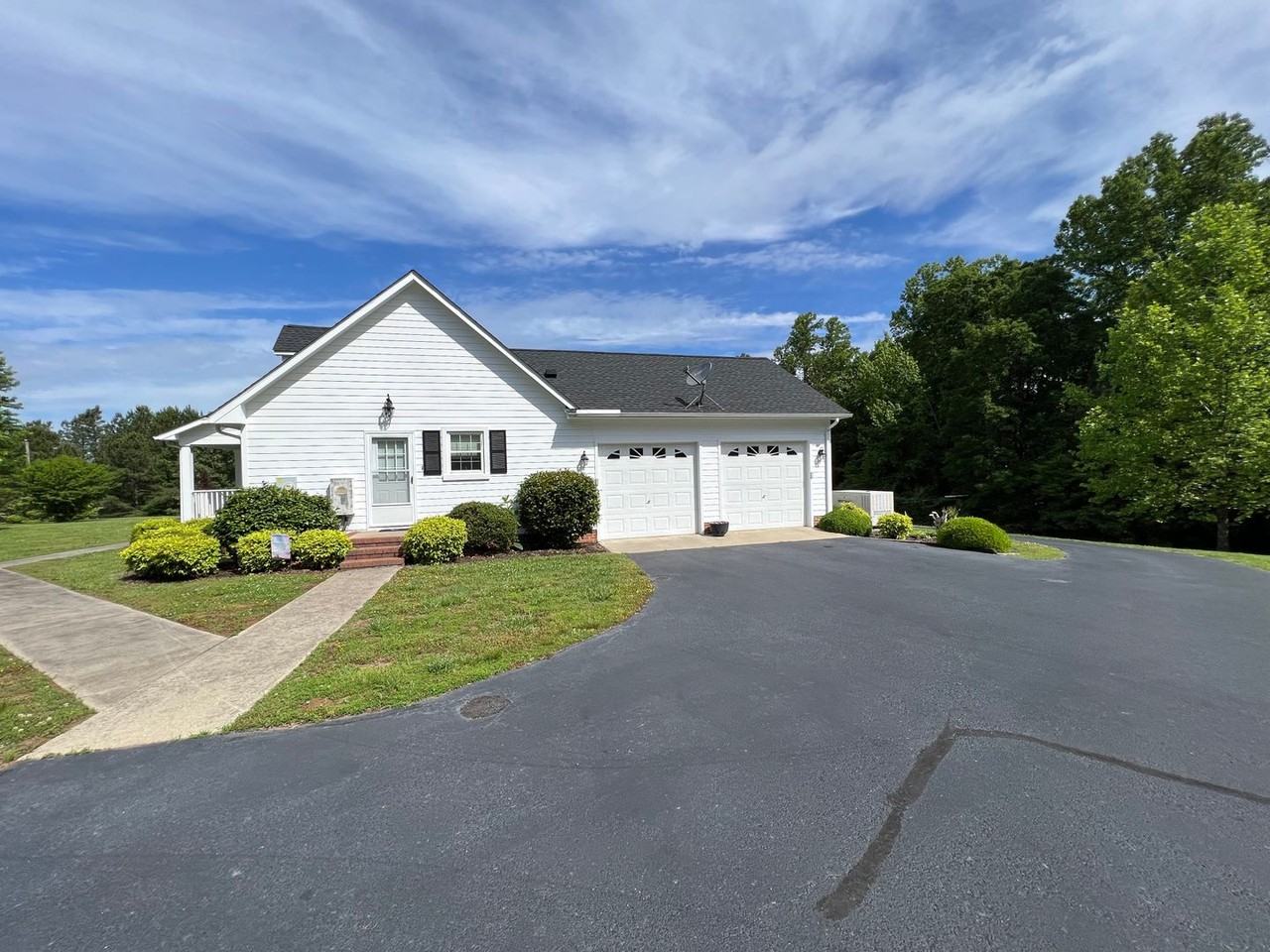 2156 Browns Creek Rd - Photo 4 of 32