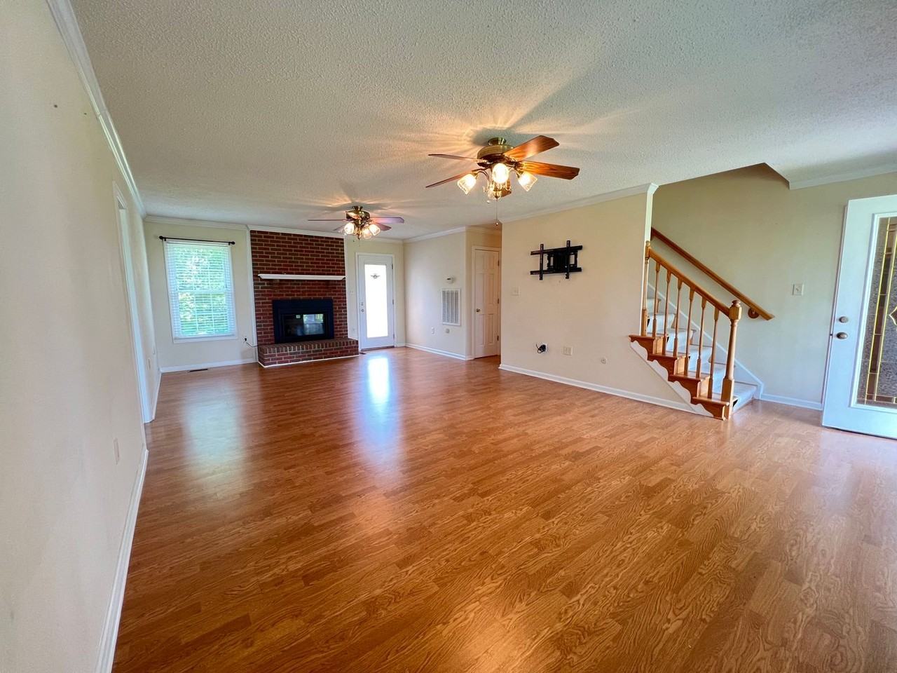 2156 Browns Creek Rd - Photo 5 of 32
