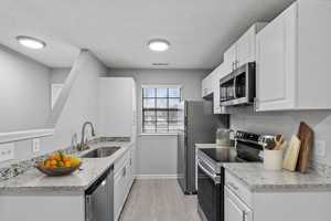 featured image of 330 Kentucky Dr