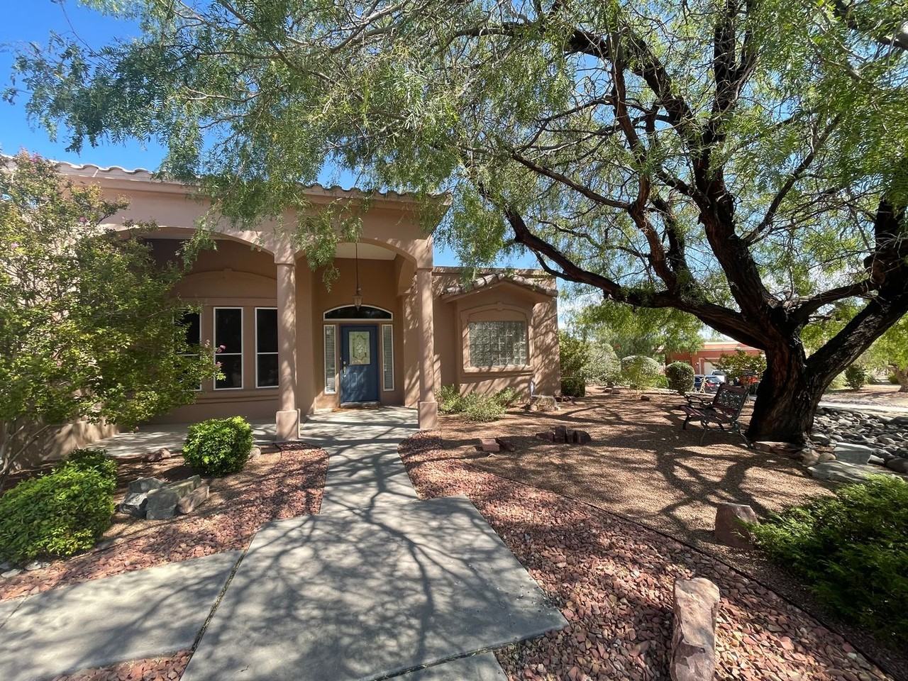 1104 Cave Springs Trl - Photo 2 of 48