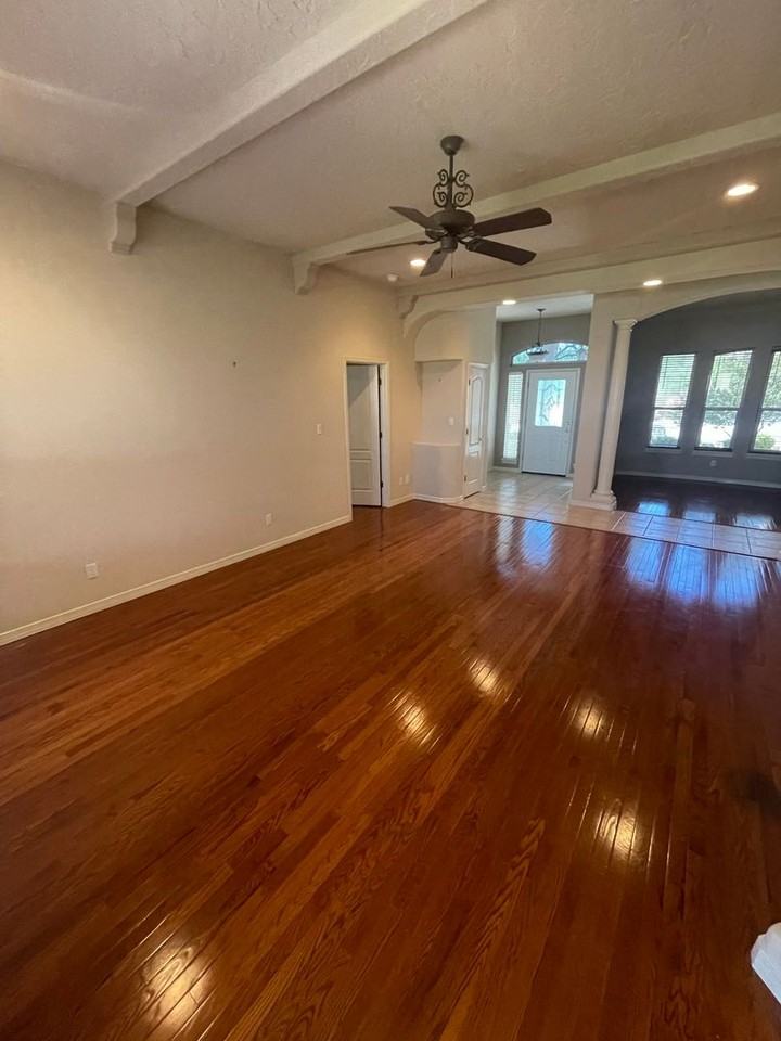 1104 Cave Springs Trl - Photo 7 of 48