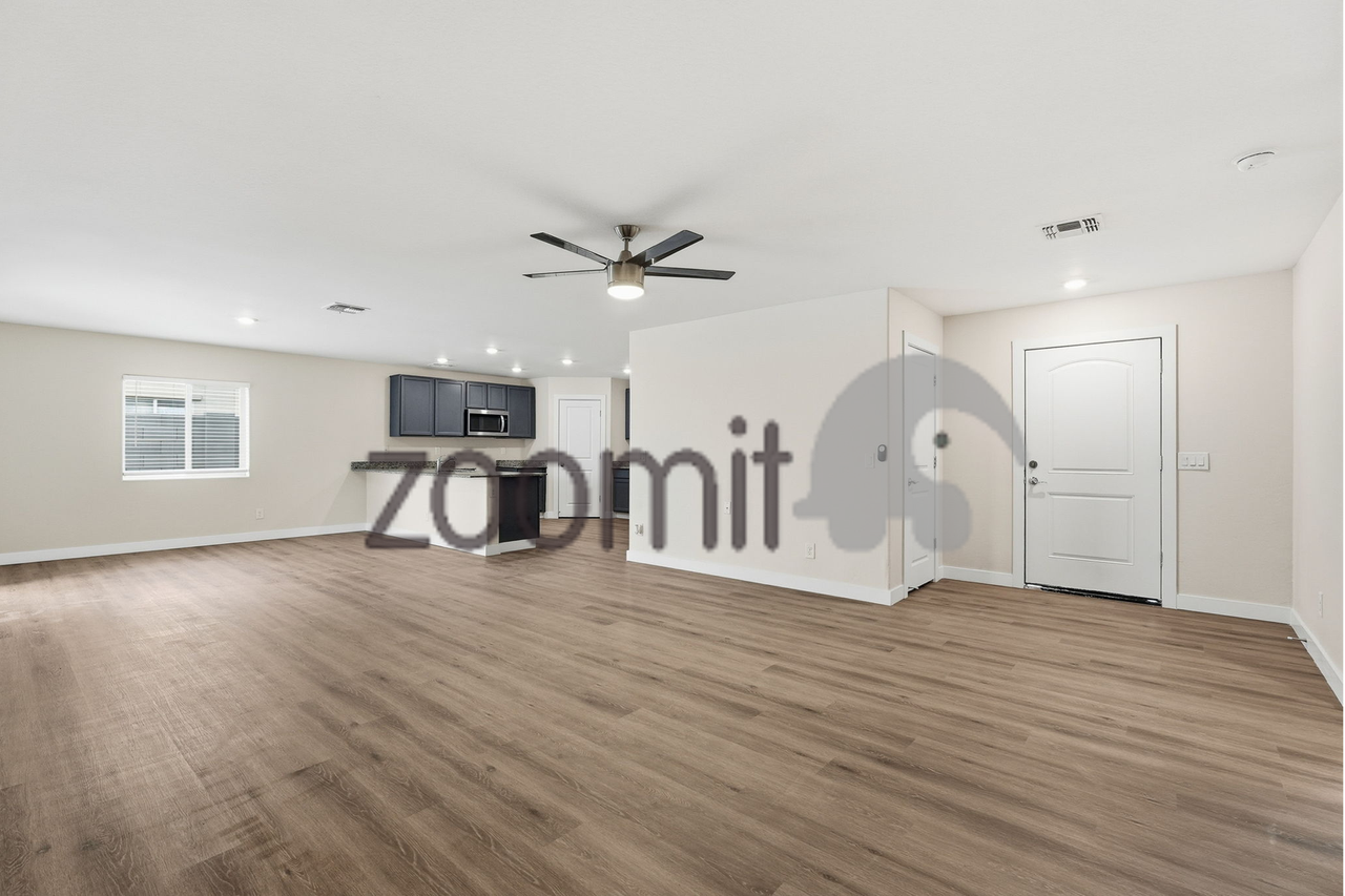 565 W Black Hawk Pl - Photo 7 of 39