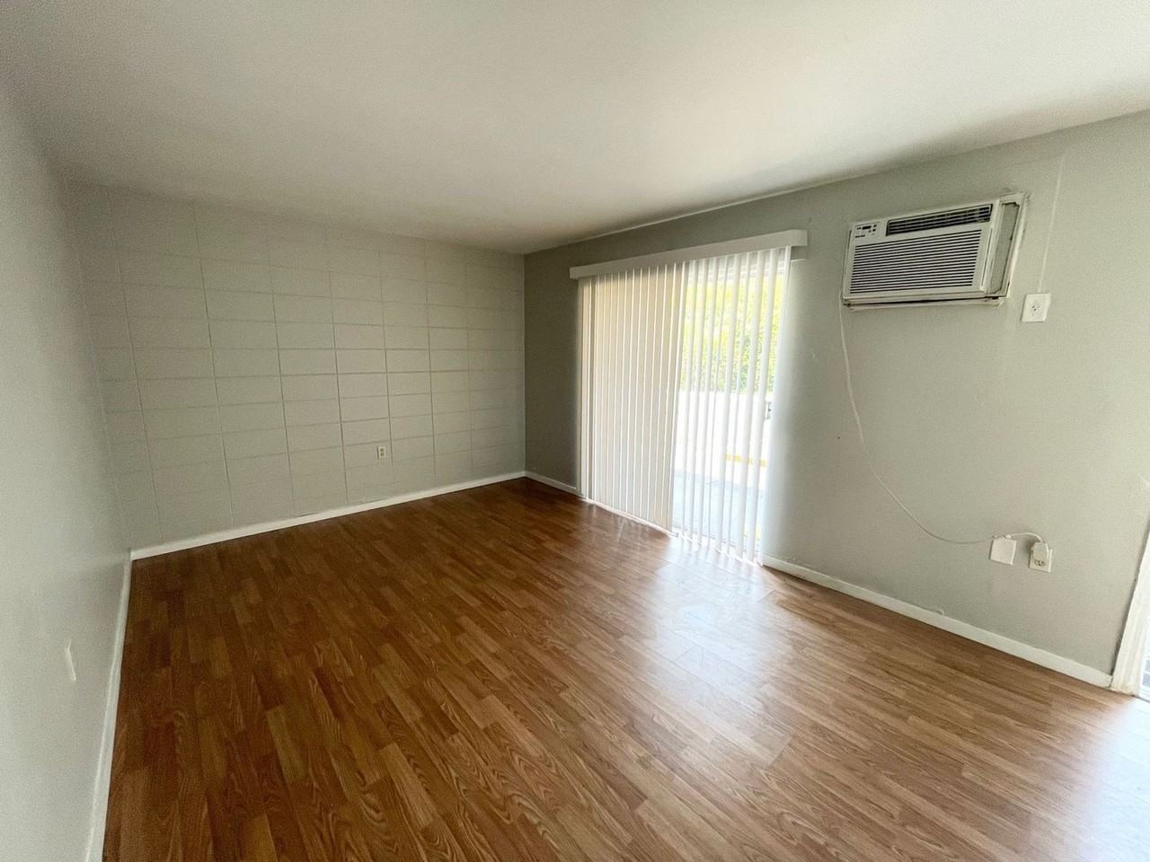 1343 W Point Dr - Photo 3 of 15