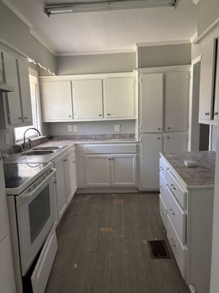 2846 Marydale Dr - Photo 2 of 8