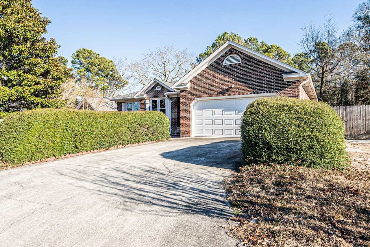 7304 Featherstone Ct - Photo 3 of 50