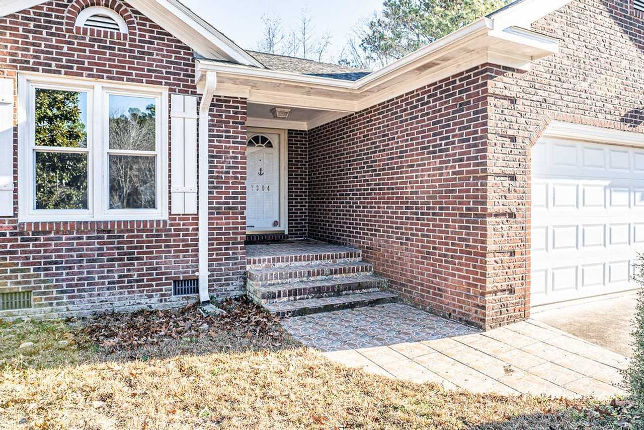 7304 Featherstone Ct - Photo 4 of 50