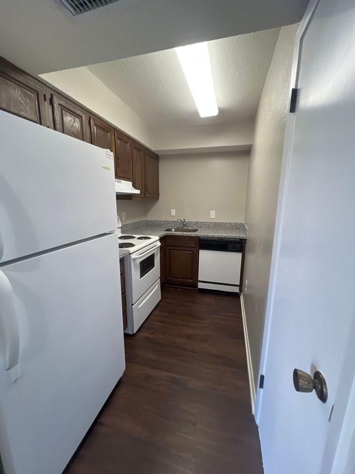 3801 Kirkman St #1 - Photo 4 of 6