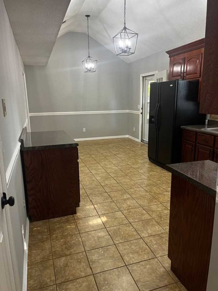 108 Crossfield Dr - Photo 4 of 23