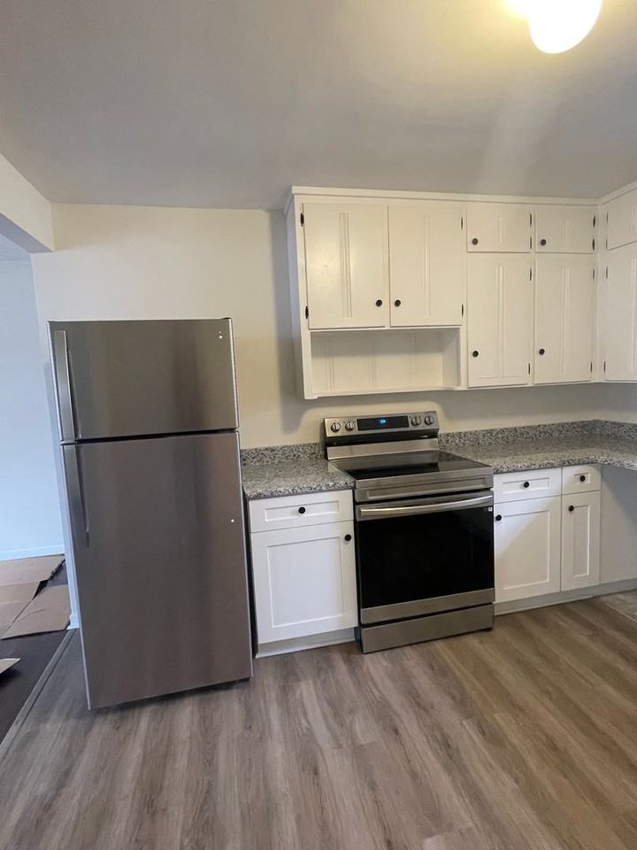 1036 Seymour Ave - Photo 5 of 20