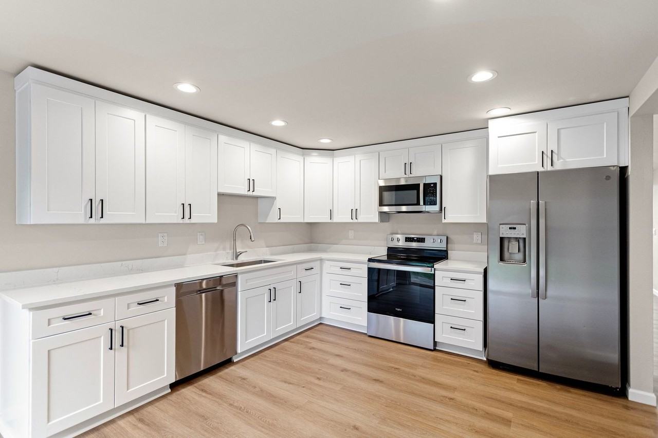 6214 102nd Pl Ne - Photo 5 of 34