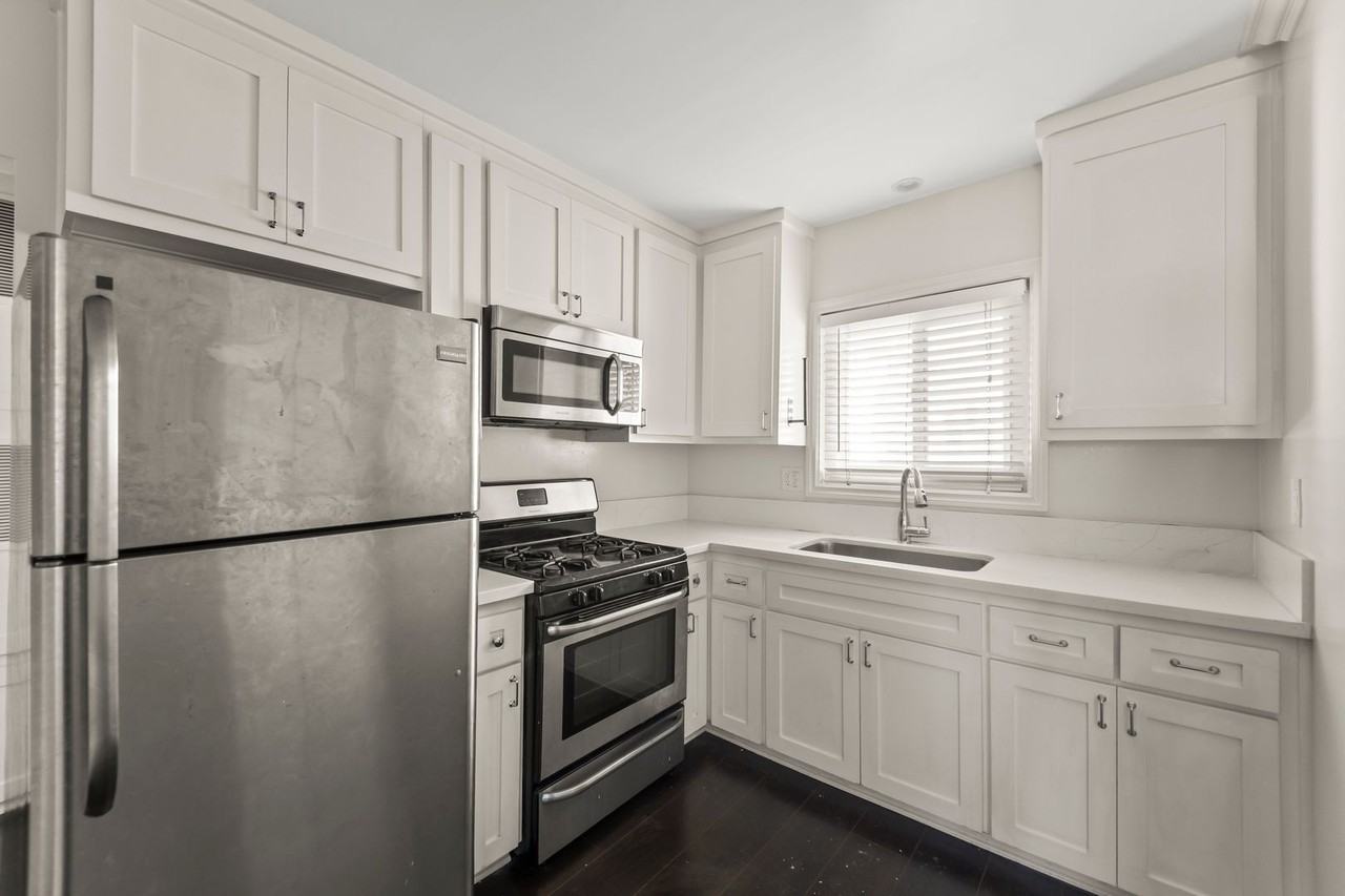4104 E. 7th Street - Photo 4 of 16