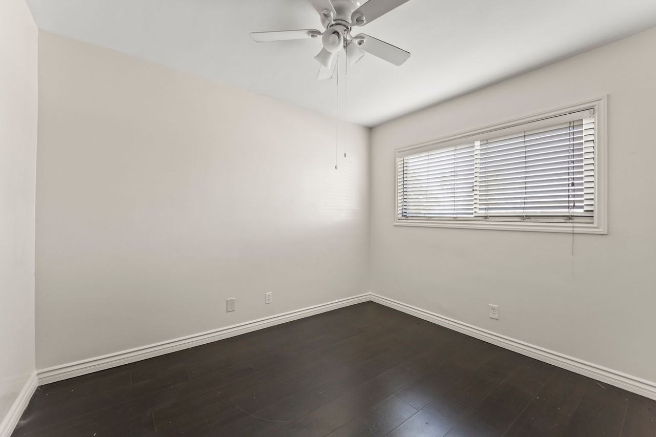 4104 E. 7th Street - Photo 5 of 16