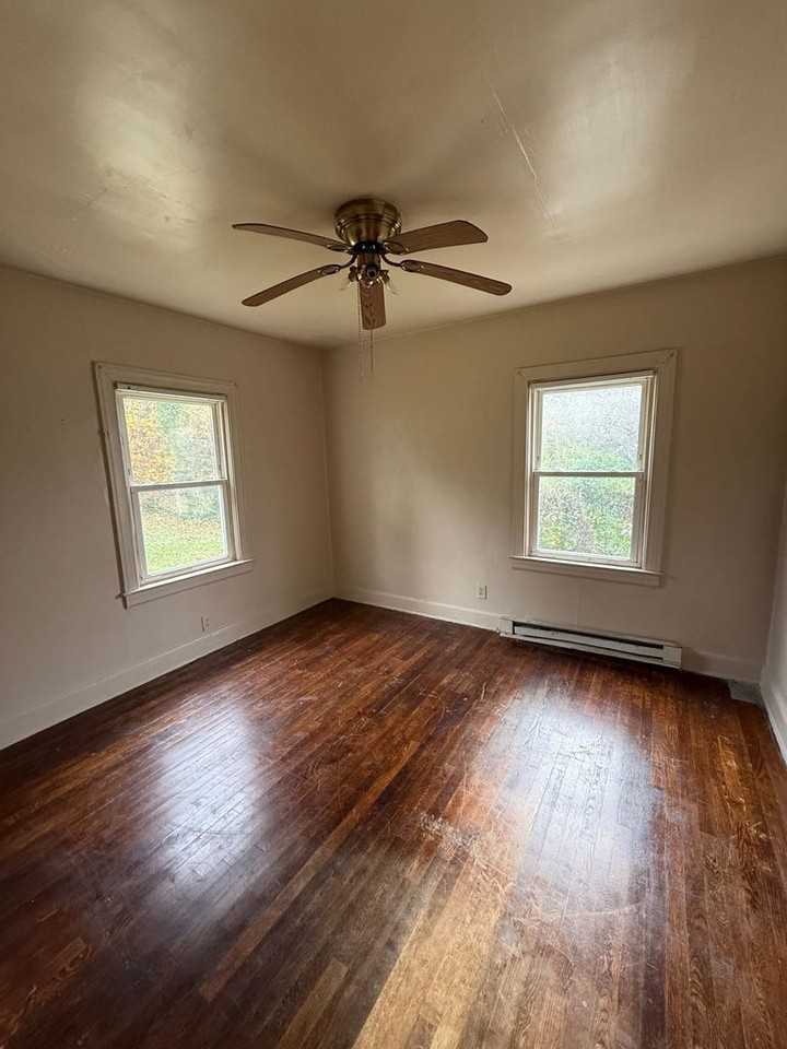 1009 Albert Ave #B - Photo 3 of 5