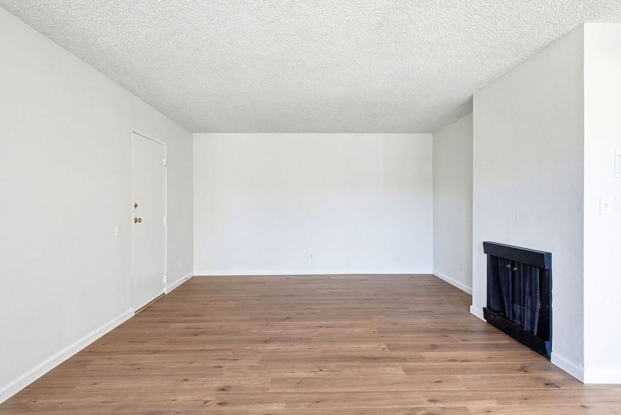497 S El Molino Ave #101 - Photo 3 of 24