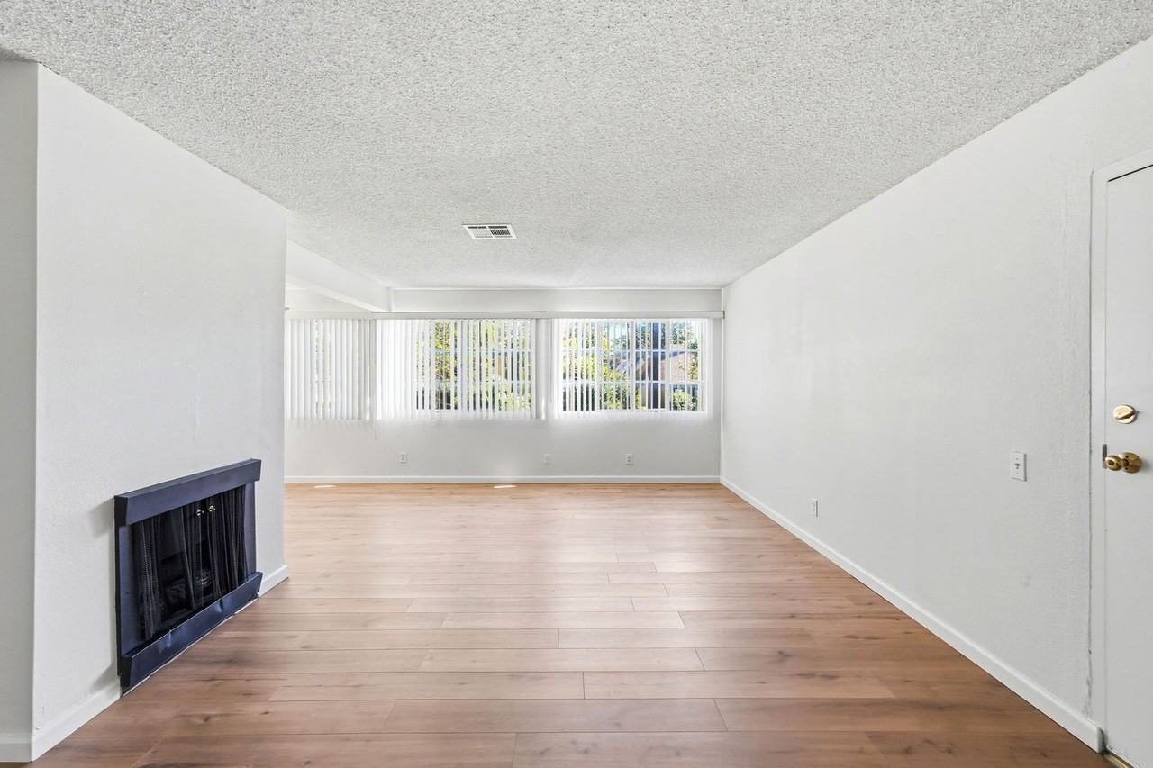 497 S El Molino Ave #101 - Photo 6 of 24