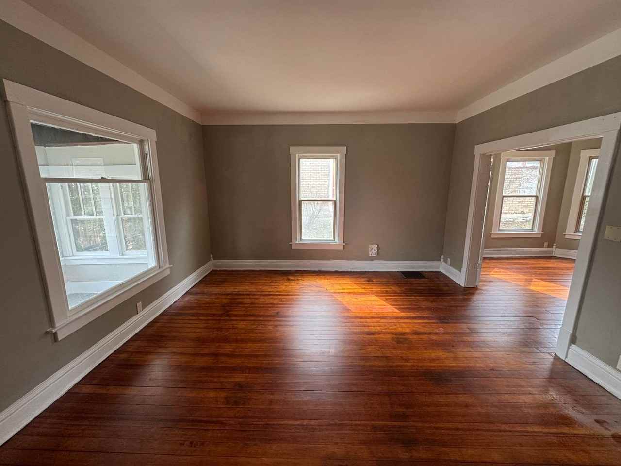 146 8th St - Photo 4 of 11