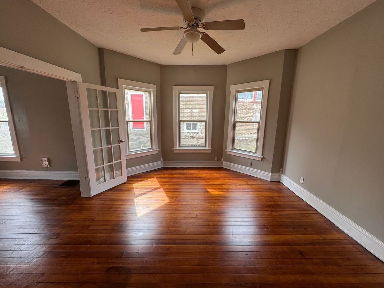 146 8th St - Photo 6 of 11