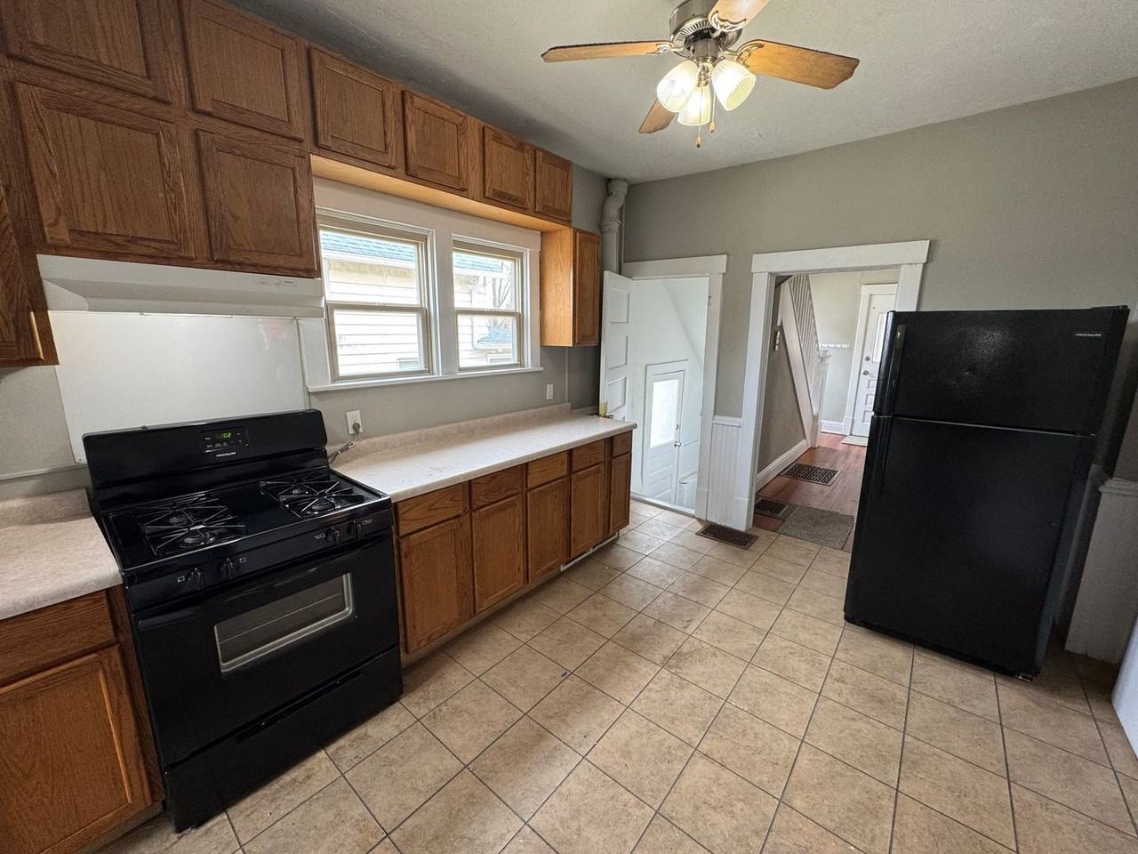 146 8th St - Photo 3 of 12