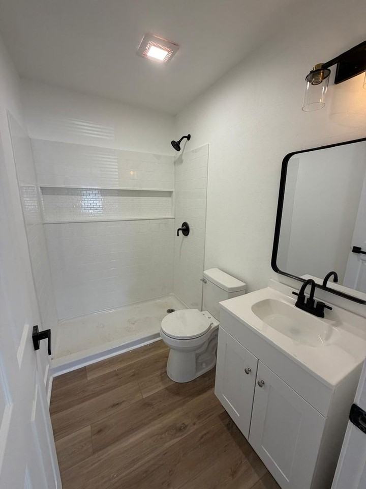 412 W 51st St - Photo 2 of 9