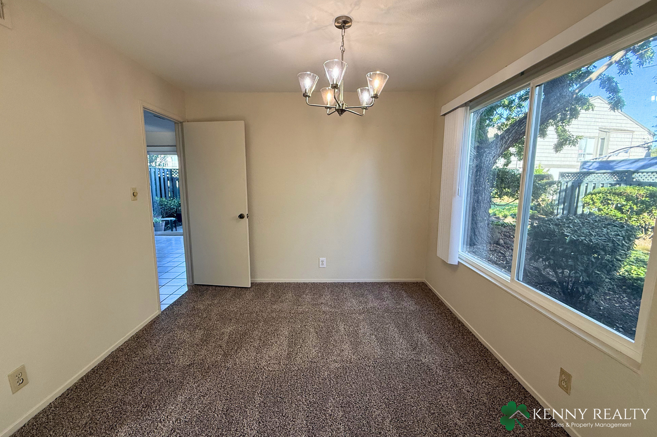 814 Magellan Ln - Photo 6 of 33